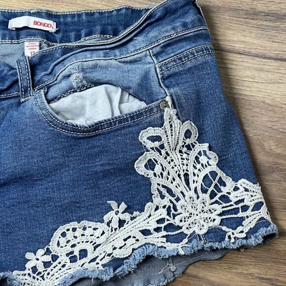 Bongo Floral Embroidered Denim Shorts - Women's Size 13 - Rare Y2K, Summ… - Picture 2 of 13